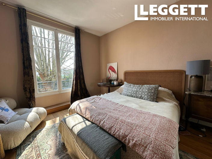 Image No.6-5 Bed House for sale