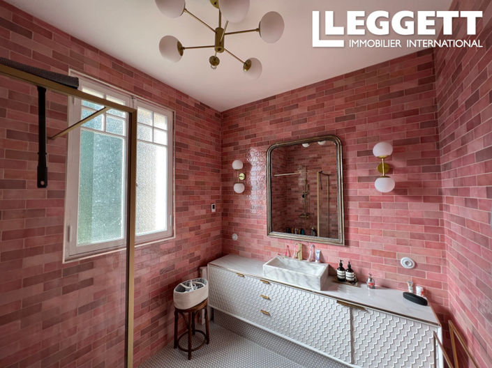 Image No.7-5 Bed House for sale