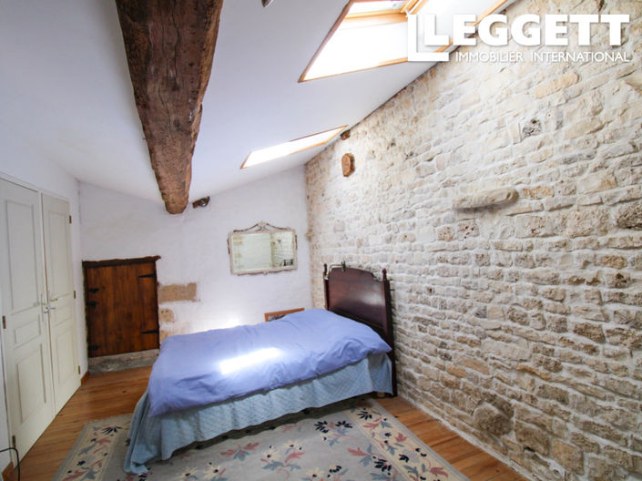 Image No.8-4 Bed House for sale