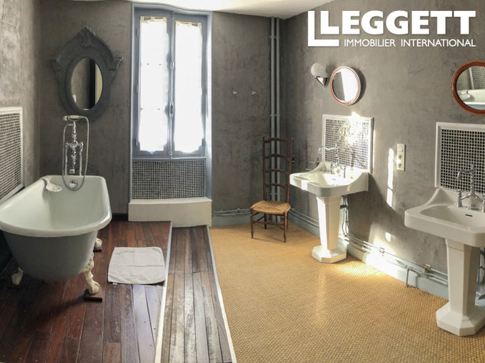 Image No.7-7 Bed House for sale