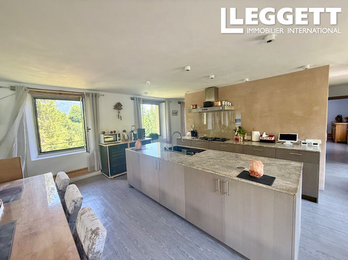 Image No.4-5 Bed House for sale