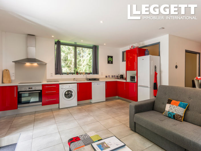 Image No.9-5 Bed House for sale