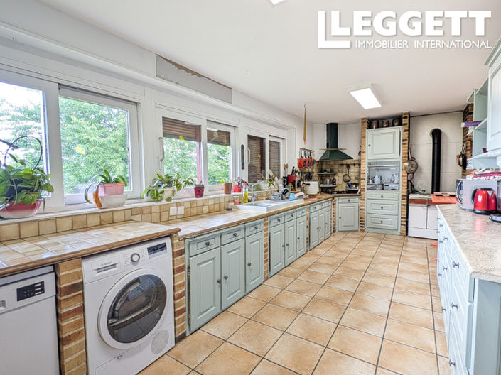 Image No.5-5 Bed House for sale