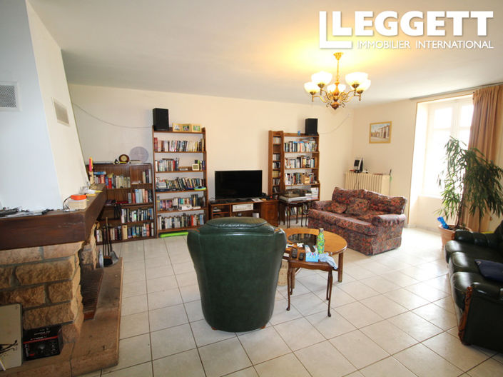 Image No.6-5 Bed House for sale