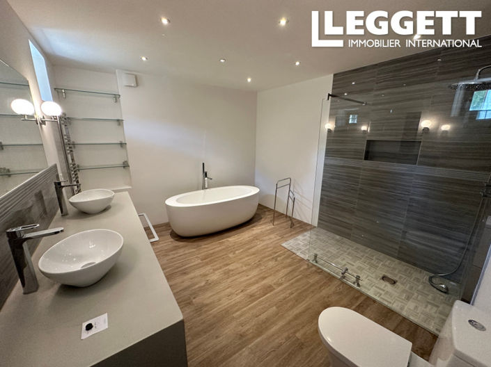 Image No.8-4 Bed House for sale