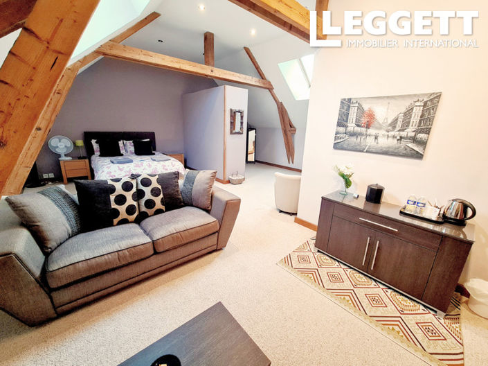 Image No.5-12 Bed House for sale