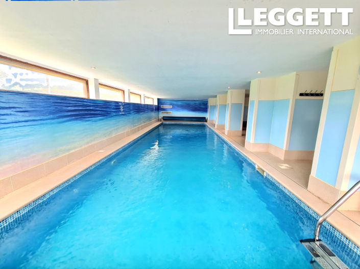 Image No.8-12 Bed House for sale