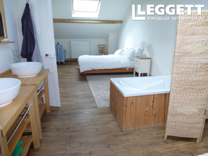 Image No.9-3 Bed House for sale