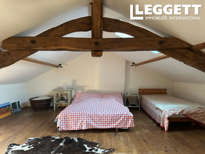 Image No.10-7 Bed House for sale