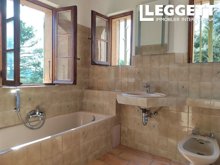 Image No.8-1 Bed House for sale