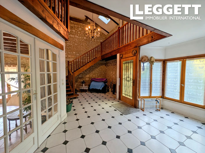 Image No.2-6 Bed House for sale