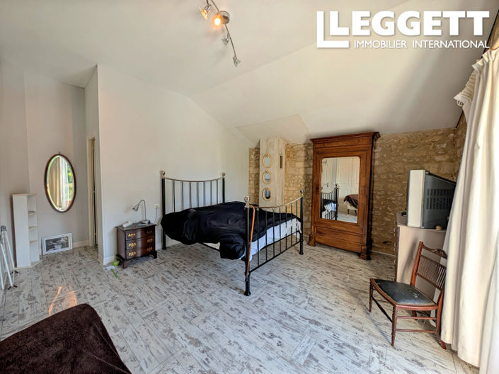 Image No.9-6 Bed House for sale