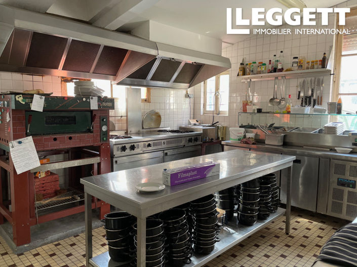 Image No.5-5 Bed Commercial for sale