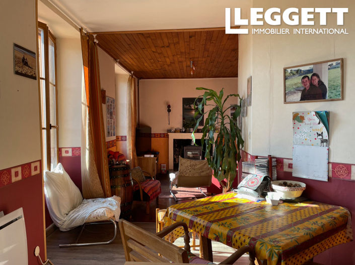 Image No.6-5 Bed Commercial for sale