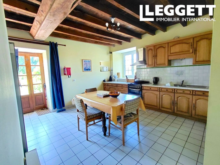 Image No.6-8 Bed House for sale
