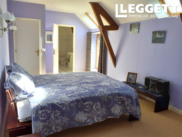 Image No.9-8 Bed House for sale