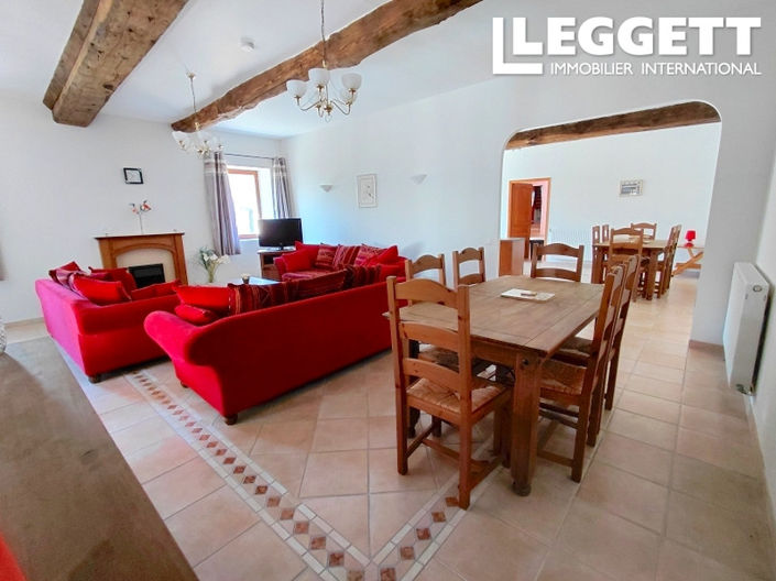 Image No.9-8 Bed House for sale