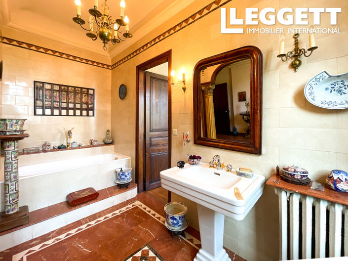 Image No.6-6 Bed House for sale