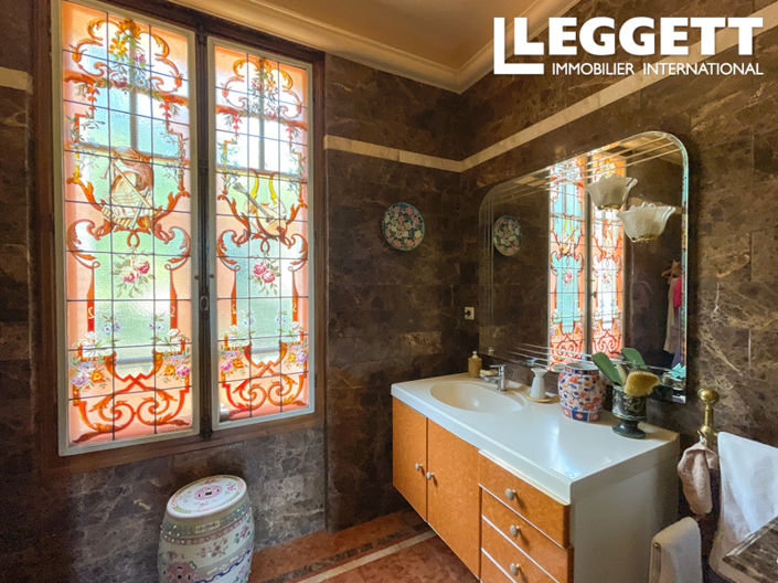 Image No.9-6 Bed House for sale