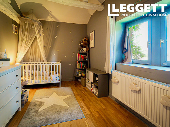 Image No.8-4 Bed House for sale