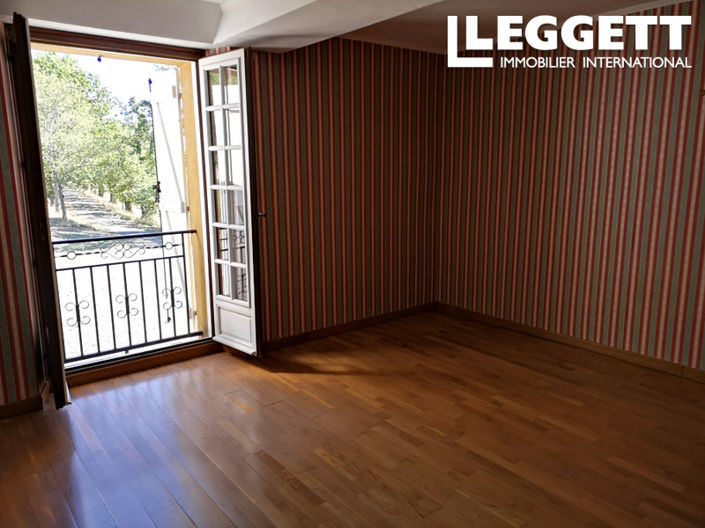 Image No.8-3 Bed House for sale