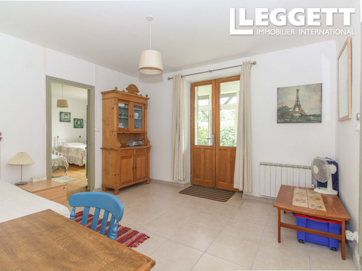 Image No.6-2 Bed House for sale