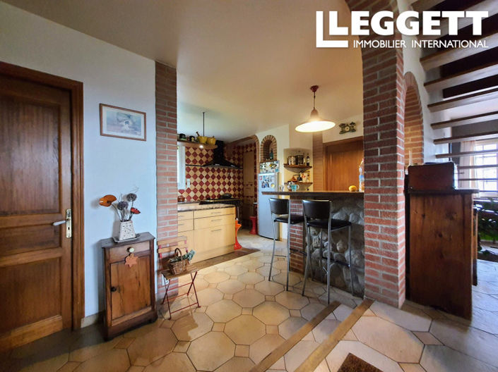 Image No.3-4 Bed House for sale