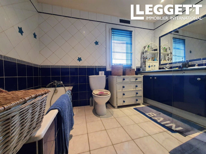 Image No.6-4 Bed House for sale