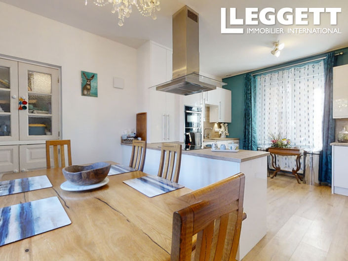 Image No.6-5 Bed House for sale