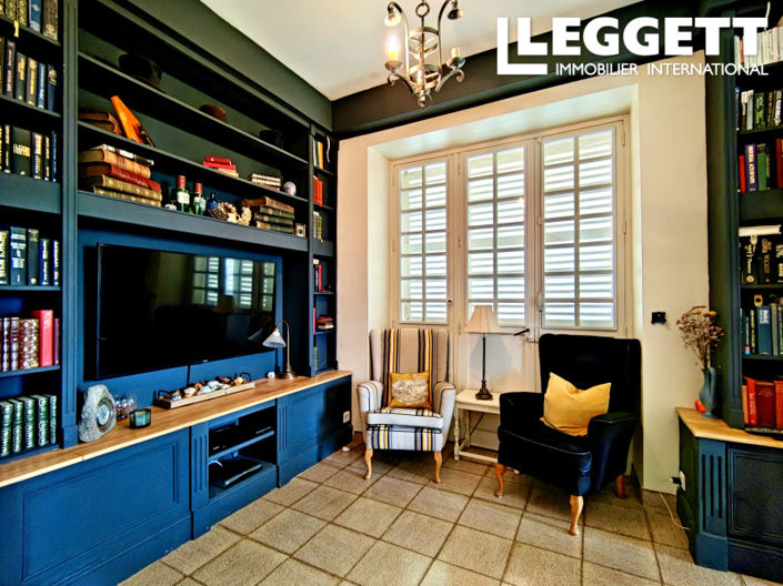 Image No.7-7 Bed Chateaux for sale