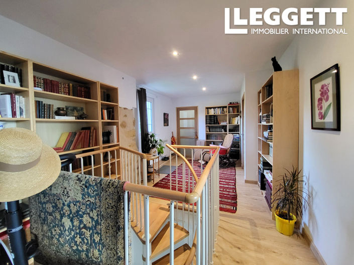 Image No.6-5 Bed House for sale