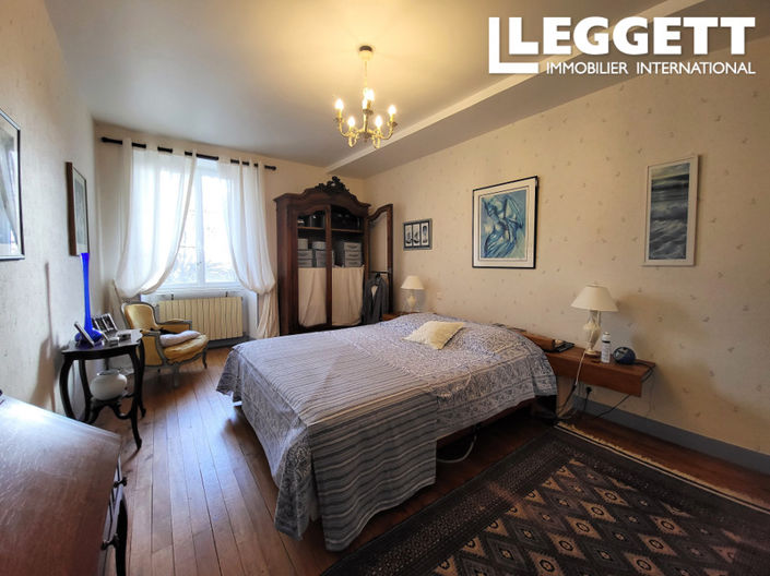 Image No.9-5 Bed House for sale