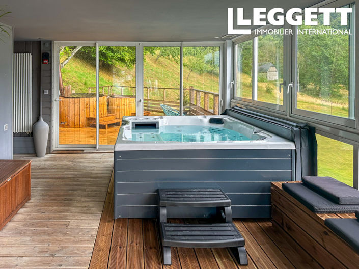 Image No.8-13 Bed Commercial for sale