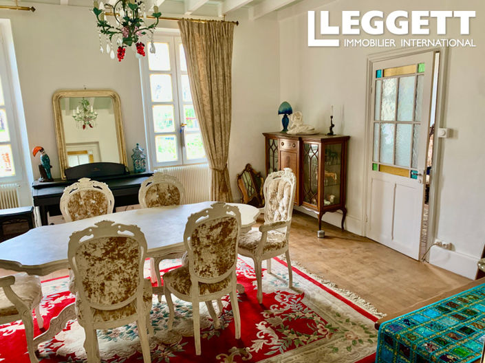 Image No.8-10 Bed House for sale