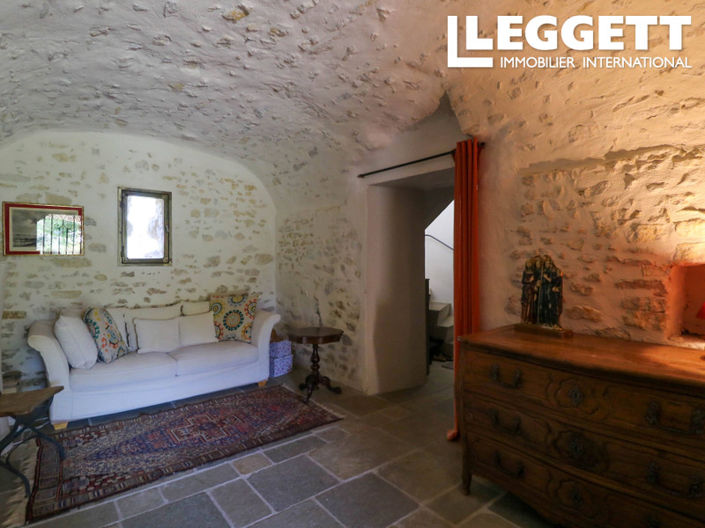 Image No.9-5 Bed House for sale