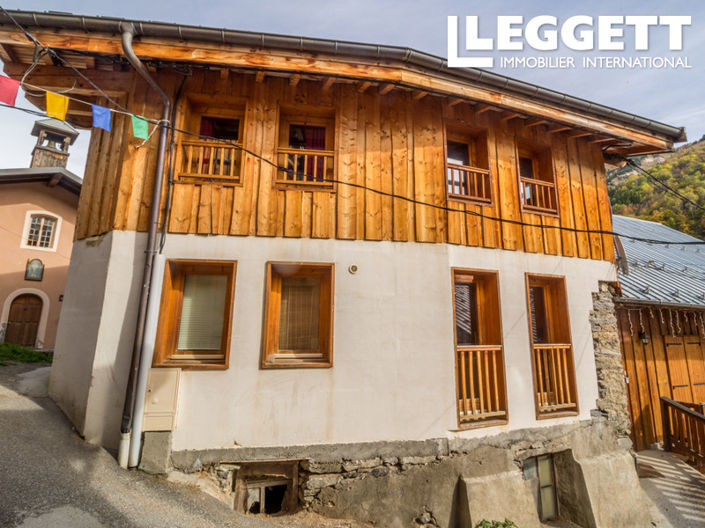 Image No.10-8 Bed House for sale