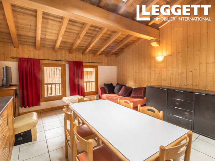 Image No.5-8 Bed House for sale