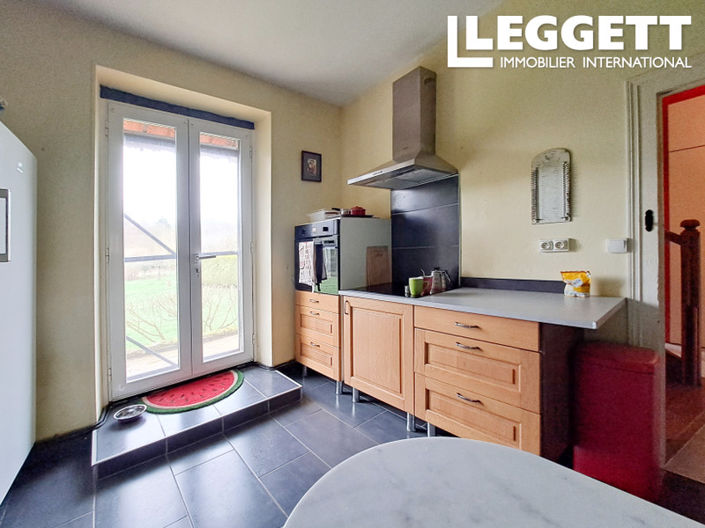 Image No.3-6 Bed House for sale