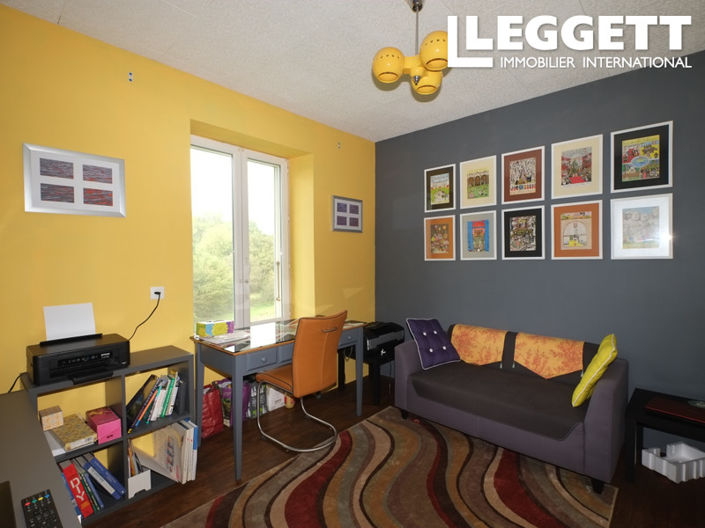 Image No.7-6 Bed House for sale