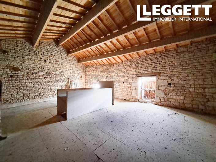 Image No.9-6 Bed House for sale