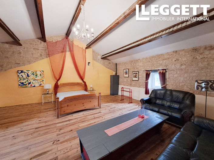 Image No.9-6 Bed House for sale