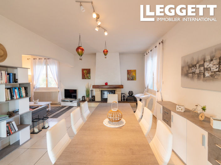 Image No.10-8 Bed House for sale