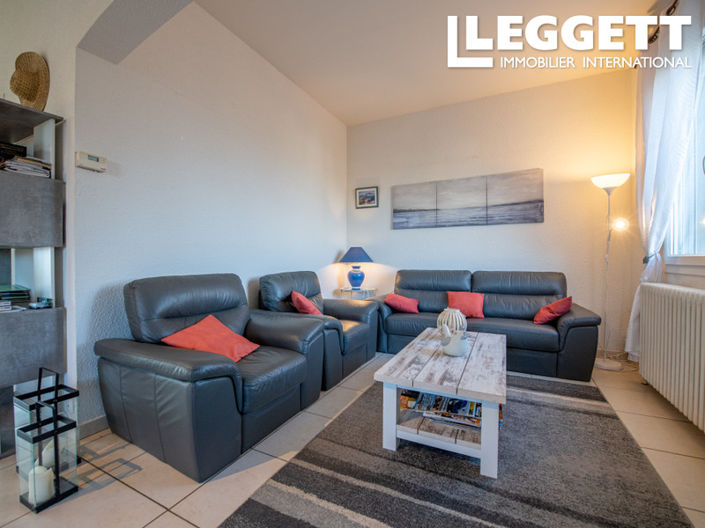 Image No.7-8 Bed House for sale