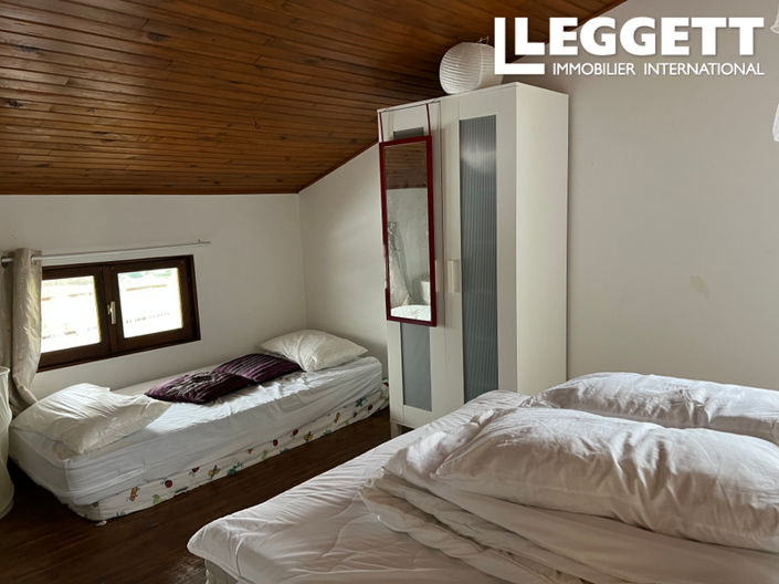 Image No.8-3 Bed House for sale