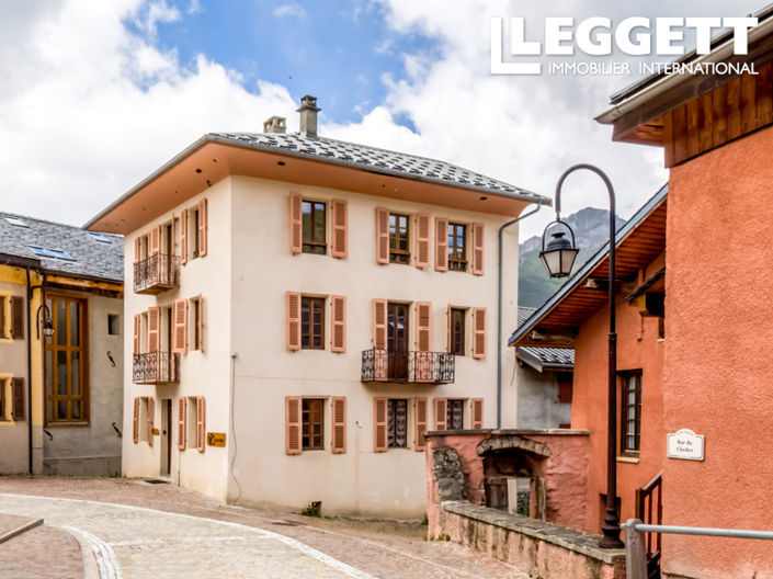 Image No.1-6 Bed House for sale