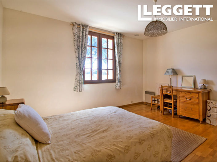Image No.6-3 Bed House for sale
