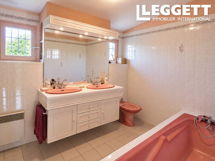 Image No.9-3 Bed House for sale