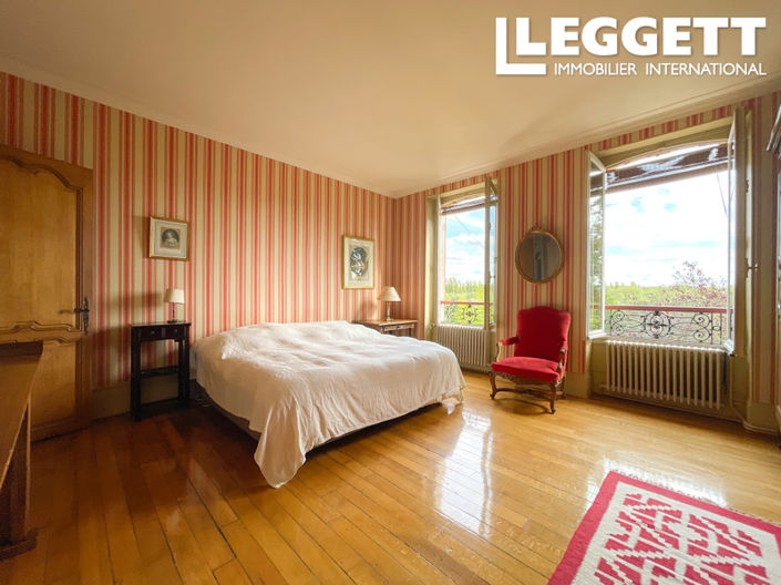 Image No.7-5 Bed House for sale