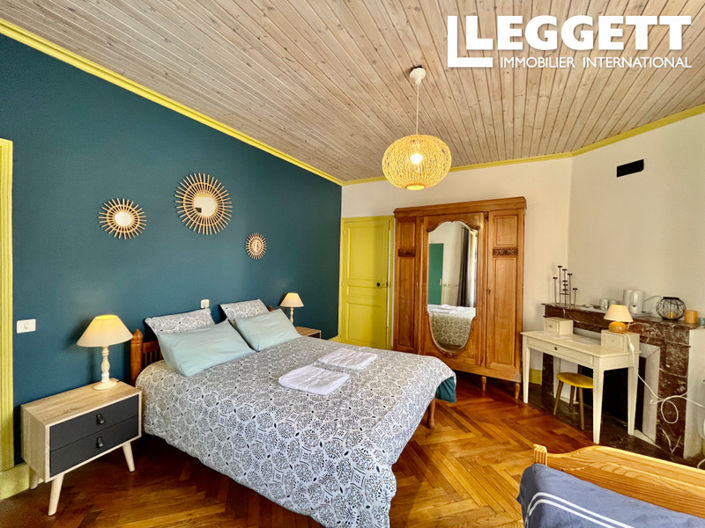 Image No.9-10 Bed House for sale