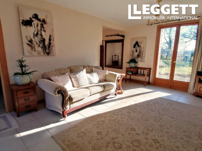 Image No.2-5 Bed House for sale